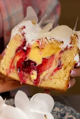 Paska su kremu ir vyšniomis - kaip pasigaminti švelnius ir purius pyragus