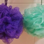 6 profesionalų patarimai, kaip dažnai plauti dušo lufą 6-profesionalu-patarimai-kaip-daznai-plauti-duso-lufa.webp.webp