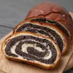 Aguonų suktinukas 2026 m. Velykoms: daug įdaro ir ori tešla